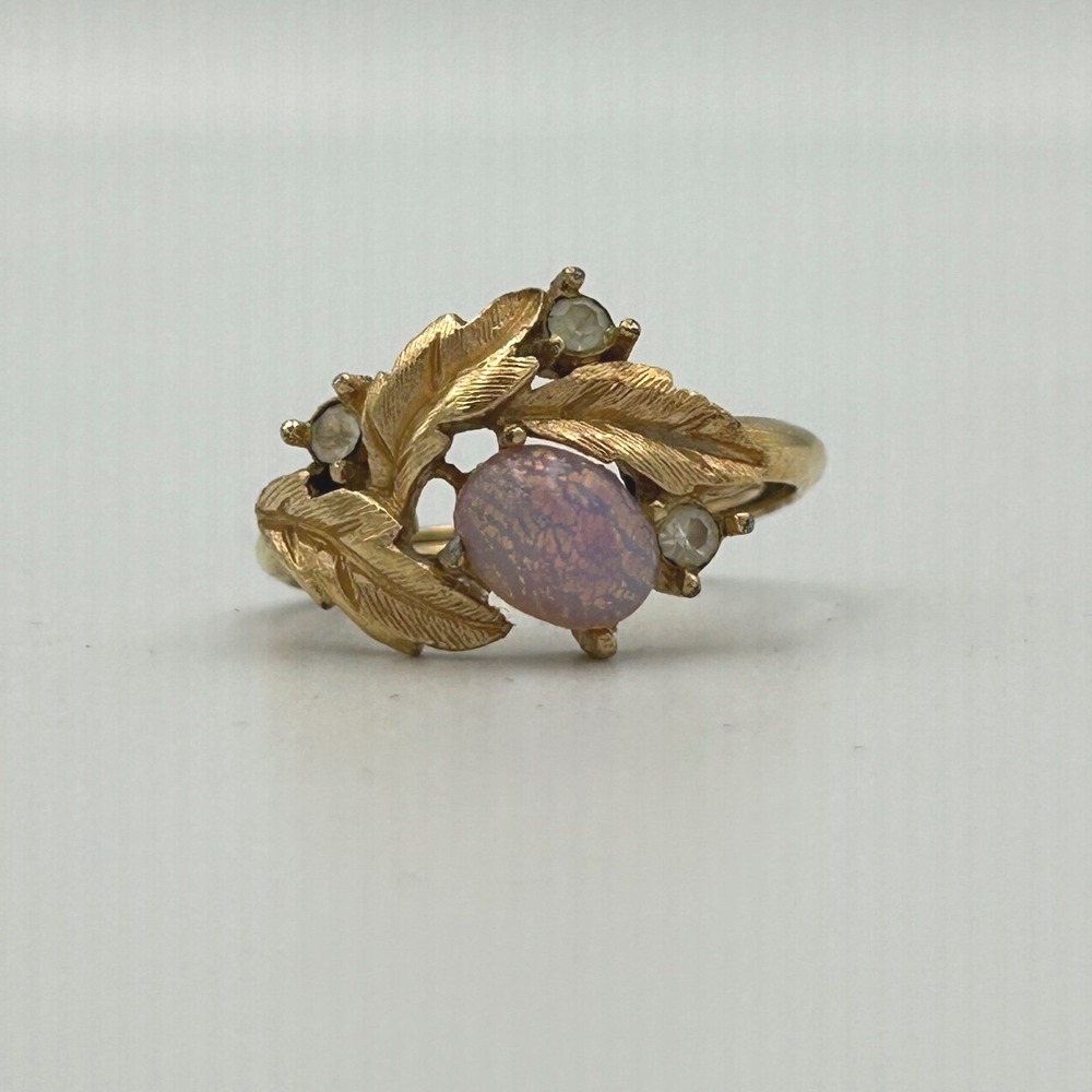 Avon Vintage Gold Tone Faux Opal Leaf Rhinestone Adjustable Cocktail Ring